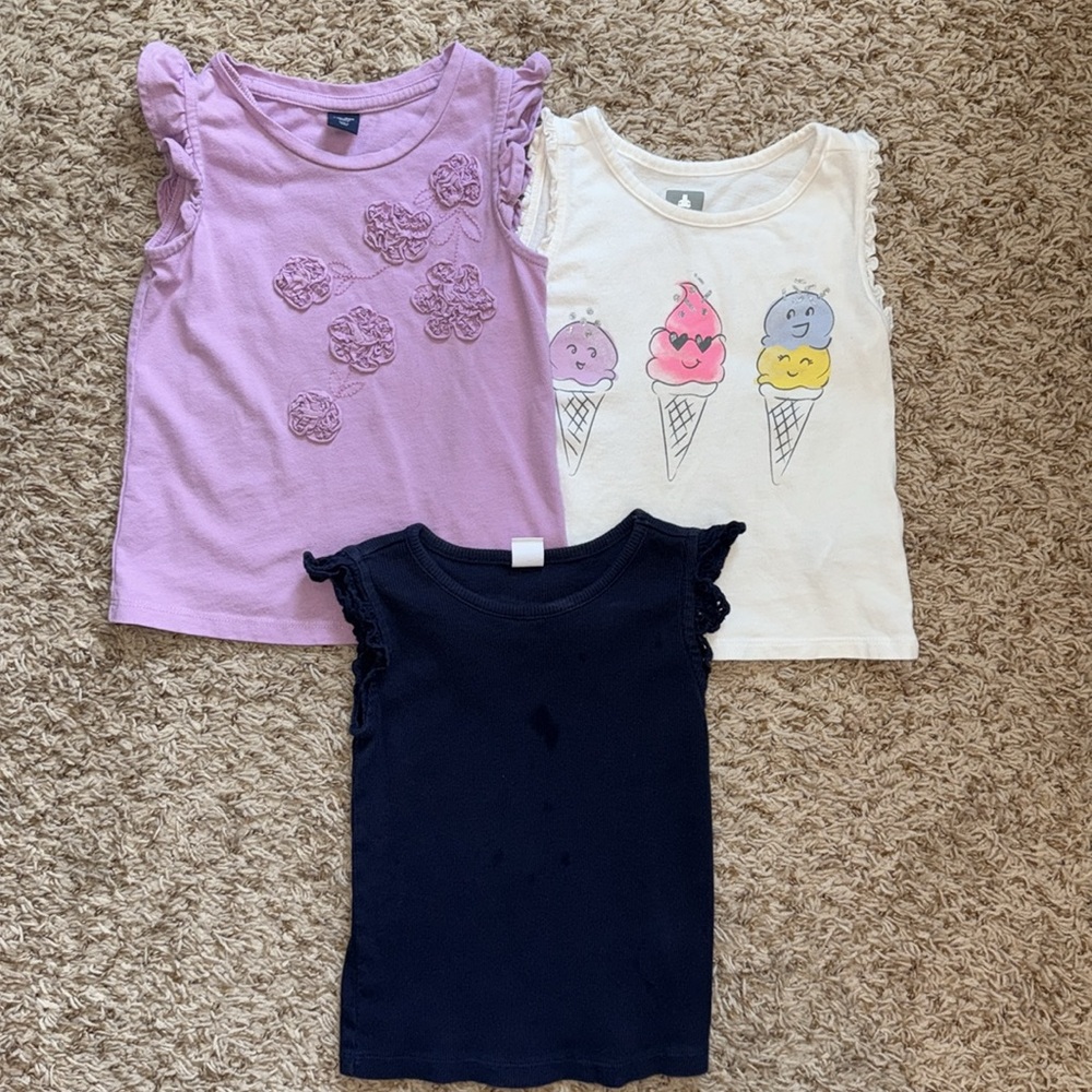 Size 4 girls bundle of 3 Baby Gap/Gap tops. Flowers, ice cream cones.
